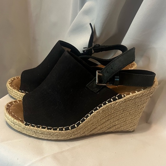 Toms Black and Tan Espadrille Wedges Size 7.5 - Picture 1 of 9